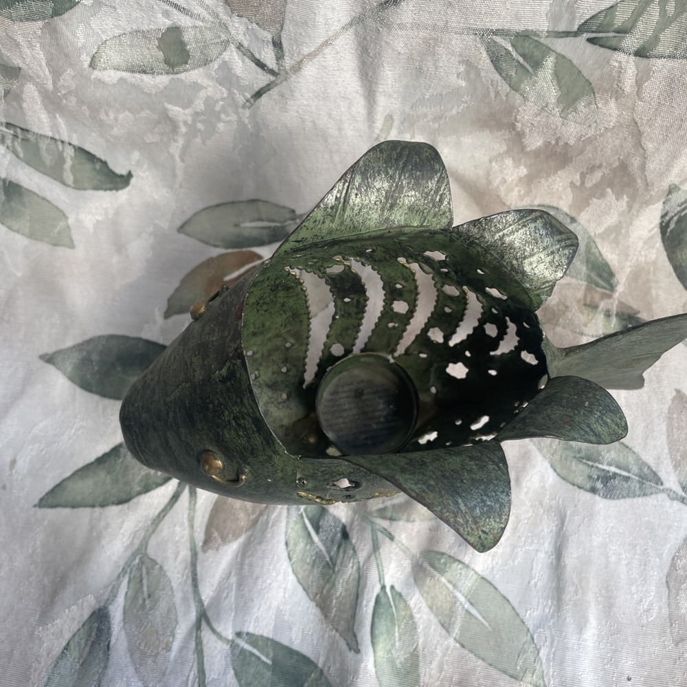 Metal‎ Fish Shaped Sculpture Tea Light Candle Holder Décor Green w/Gold Accents - Picture 2 of 5